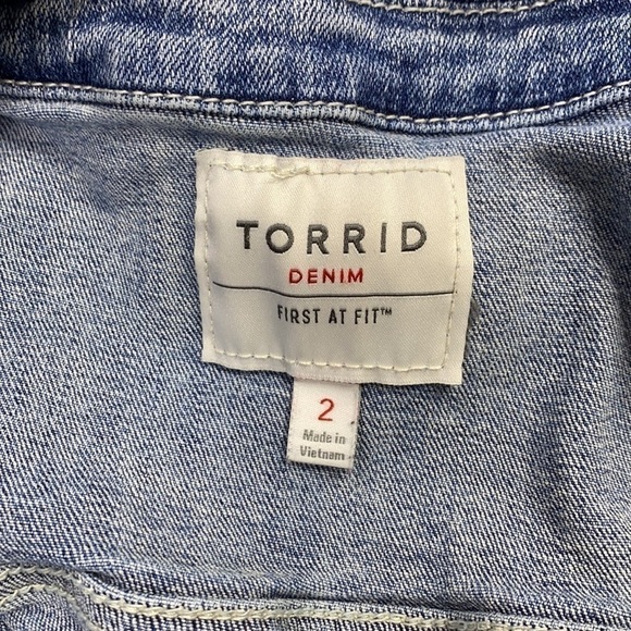 Torrid First At Fit Denim Jean Vest Size 2 - Picture 3 of 5